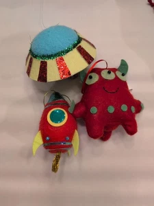 Target Wondershop 3 Stück Raketenschiff UFO Alien Monster 4" gekochter Filz selten - Bild 1 von 7