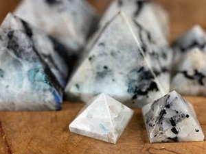 PIETRA DI LUNA ARCOBALENO Piramide Cristallo - Geometria Sacra, Metafisica, Pietre, E1824 - Foto 1 di 10