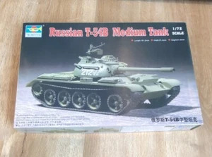 Trumpeter TRU07281 1:72 - T-54B Russian Medium Tank Model Kit - Picture 1 of 5