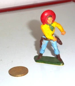 STARLUX - COWBOY AU CHAPEAU MEXICAIN ET DEGAINANT REVOLVER - EXCELLENT ETAT - Imagen 1 de 2