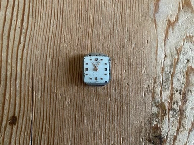 UNIVERSAL GENEVE - Manual Watch Movement With Dial - 14 X 17 Mm - Image 1 of 3