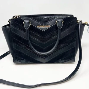 Borsa a tracolla MICHAEL MICHAEL KORS Selma Chevron in pelle nera oro ferramenta - Foto 1 di 9