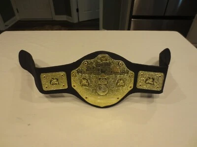 3 réplicas de cinturones WWE - Cinturón de campeonato de peso pesado mundial / RAW / Tag Team Foto 1 de 4