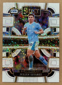 2023-24 Panini Seleziona FIFA JULIAN ALVAREZ White Sparkle Prizm Manchester City - Foto 1 di 2