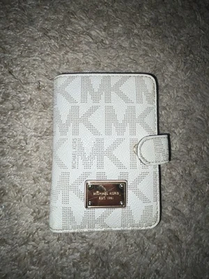 Michael Kors Women’s Wallet - Image 1 of 4