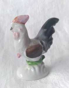 Vintage Porcelain 2.5" Strutting Rooster Garden Farmhouse Shelf Sitter Japan - Picture 1 of 13