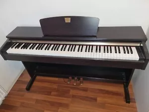 Clavinova YAMAHA CLP-320 - Bild 1 von 3