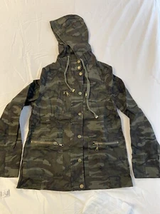 Zenana Outfitters Kapuzenjacke - Military Camo Green - Large - Neu - Bild 1 von 8
