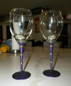 PAIR (2) ALAN LEE COLLECTION WINE GLASSES ORNATE PURPLE STEMS WITH CRYSTALS - Picture 1 of 10