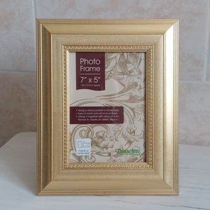 Dunelm Photo Frame Gold Pastic Rectangle Portrait Landscape Ornated Photo 5x7" - Picture 1 of 23