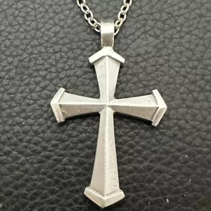 MJG STERLING SILVER GOTHIC HIGH STYLE CROSS PENDANT + CHAIN. GUITAR PLAYER. - Picture 1 of 5