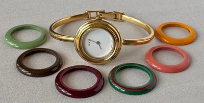 GUCCI  11/12.2 Interchangeable Bezel Quartz Watch w/ 7 Bezels NEW BATTERY;Y028 - Image 1 of 4