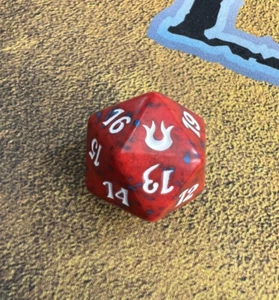 Magic the Gathering Born of the Gods D20 Spindown Life Counter Die - Rosso/Bianco - Foto 1 di 1