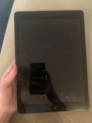 Apple iPad Air 2 16GB, Wi-Fi, 9.7in - Silver (CA) - Image 1 of 4