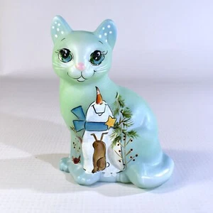 Fenton Gato Sentado Temático Invierno Tienda de Regalos Edición Limitada Firmado por Artista - Imagen 1 de 5