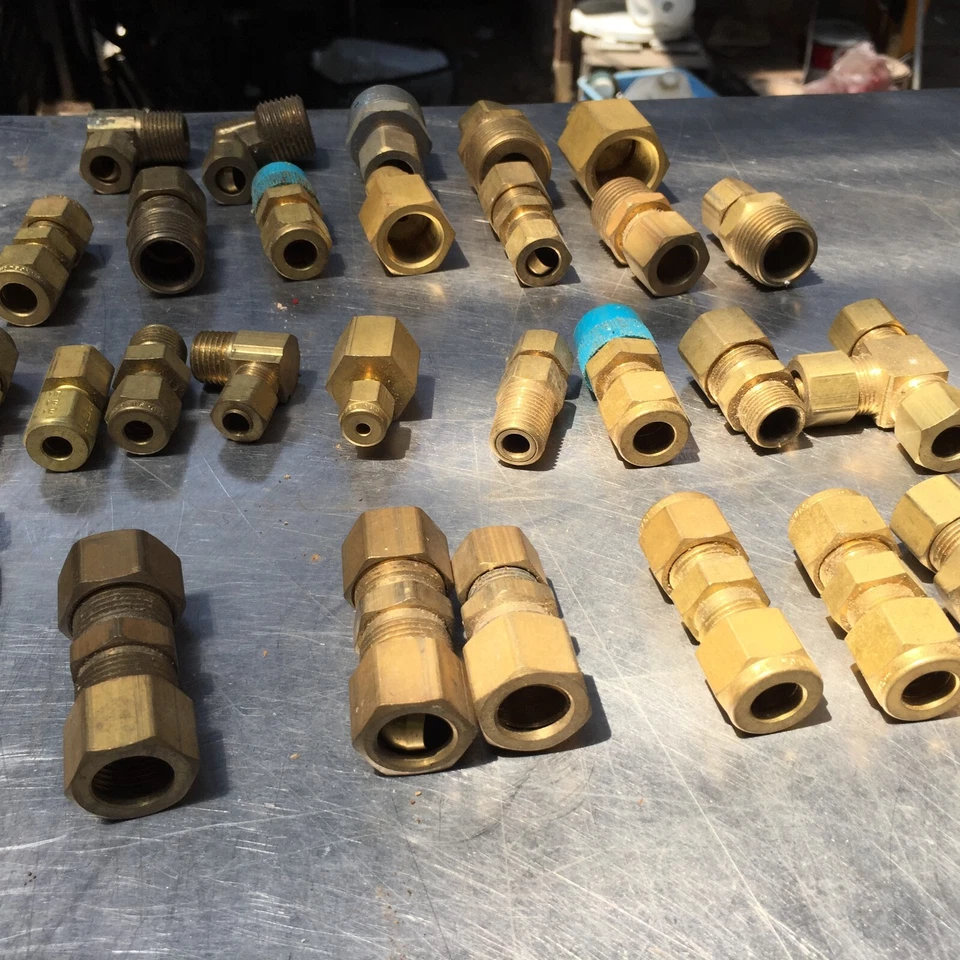 Assorted Clean out Shop Compression fittings !/4, 3/8, 1 &more x NPT Lot 0f 28 - Image 1 of 4