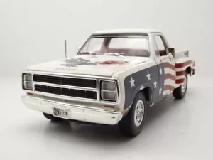 Dodge Stepside Pick Up USA 1980 blau weiß rot Modellauto 1:18 Auto World - Bild 1 von 11