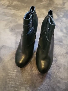Me Too Booties Womens Size 8 Black High Heel “Lawn” Leather Uppers Worn Once - Picture 1 of 6