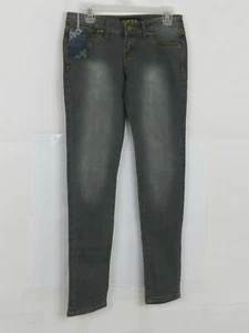 Womens Skinny Gray Jeans Size 7/8 NWT Unbranded - Photo 1/5