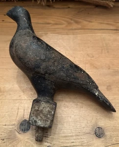 ANTIKER GUSSEISEN TAUBEN TÜRSTOPPER ZUCHTTAUBENSTALL TOPPER SEHR SELTEN - Bild 1 von 6