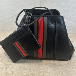 Bolso de Hombro Haute Shore Greyson Negro Verde Ejército Rayas Rojas + Bolsa - Imagen 1 de 9