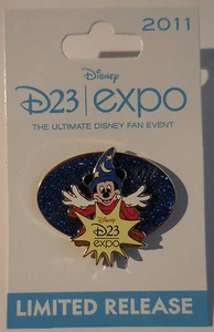 Spilla Disney D23 2011 Expo Logo Spilla Stregone Topolino Spilla - Foto 1 di 2