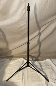 Black Colored Aluminum Light Stand 17-58” With 3/8” Tip For Background Light - Picture 1 of 3