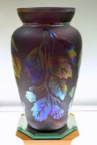 FENTON VASE Plum Irid SAND CARVED Leaves of Gold 7661P4 #d 452/950 FREEusaSHIP - Picture 1 of 4