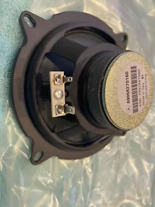 Genuine New MERCEDES-BENZ SPRINTER Loudspeaker A 906 827 01 60 - Picture 1 of 4