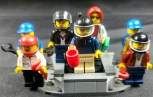 Lot Lego Minifigures Minifig Lego City Race Corvette Ferrari Driver Mechanic ** - Picture 1 of 11