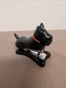 Grapadora pequeña Scottie negra para perros decorativa brillante y detallada - Imagen 1 de 6