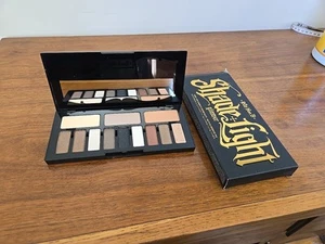 Paleta de sombras y contornos de ojos claros Kat Von D nueva sombra brillante - Imagen 1 de 9