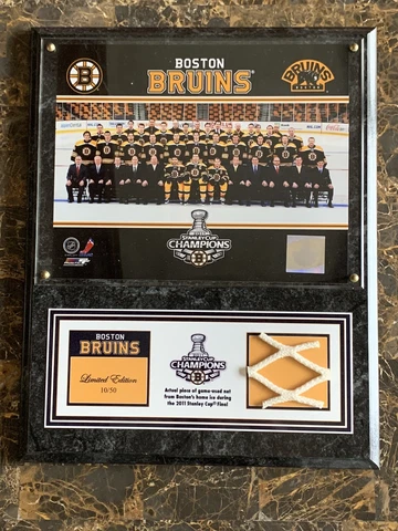 Boston Bruins 2011 Stanley Cup Champions Limited Edition Game Used  /50 Plaque Cover