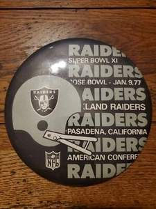 Vintage Raiders Super Bowl XI Rose Bowl Pasadena, CA 9 gennaio 1977 NFL spilla pulsante - Foto 1 di 2