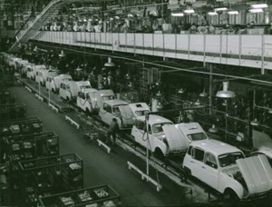 Photo de presse ancienne Renault 4 L voiture automobile intérieur de l'usine - Imagen 1 de 1