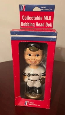 Jersey blanco/base dorada Twins Enterprises Milwaukee Brewers Bobblehead Foto 1 de 4