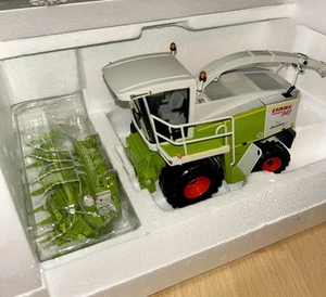 New - Universal Hobbies - Claas Jaguar 840 + RU600 Forage Harvester 1:32 scale - Picture 1 of 5