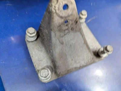 Болты 10-21 Jaguar XJL XF XKR 5,0 л левый кронштейн крепления опоры двигателя изготовитель оборудования - Изображение 1 из 4