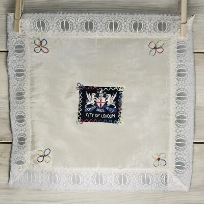 Pañuelo de encaje vintage Londres Inglaterra hecho a mano sembrado a mano recuerdo pañuelo Reino Unido Foto 1 de 4