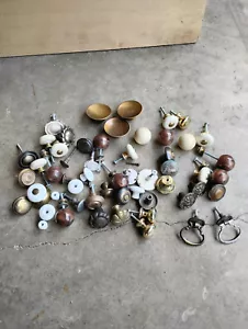Mixed lot of Metal And Plastic Vintage Drawer Knobs Pulls - Picture 1 of 8