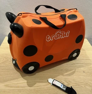 trunki® Marienkäfer, Kinderkoffer, Sitzkoffer, mit Rollen, Tragegriffe, Schloss - Bild 1 von 3