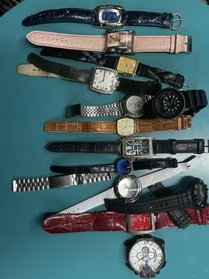 Lote de 12 relojes mixtos de moda - Para piezas / reparación - Hombre y mujer Foto 1 de 4
