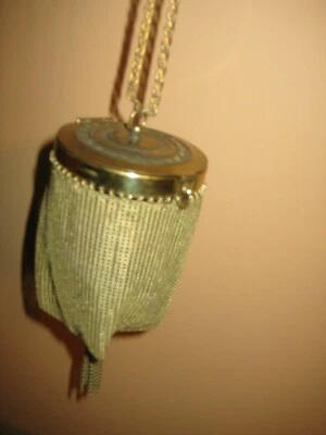 MONEDERO VINTAGE ANTIGUO VICTORIANO DE MALLA METÁLICA, CIRCULAR CON CORREA DE CADENA Foto 1 de 4