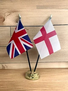 UNION JACK und ST GEORGE ENGLAND Freundschaftstischflagge Set mit goldenem Sockel - Bild 1 von 1