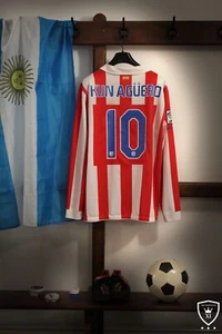 Atletico Madrid Home Shirt 2010/11 KUN AGÜERO #10 (XL) - Picture 1 of 2