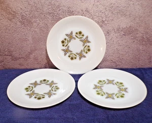 Anchor Hocking Milk Glass Suburbia Meadow Dinner Plates Set of 3 - Picture 1 of 3