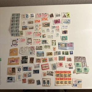 LUCKY 100 + MIXED USED 🌎 POSTAGE STAMPS VINTAGE On Paper WHAT UCU GET RARE 21 - Picture 1 of 21