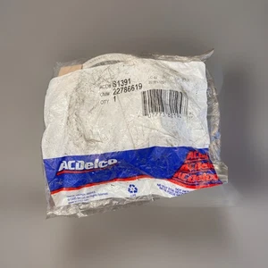 Genuine GM Side Bearings Rear Differential Chevrolet Cadillac GMC 22786619 - Picture 1 of 1