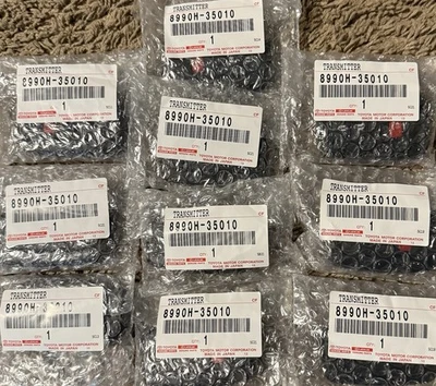 10 OEM Toyota Transmitter Smart Key - Image 1 of 2