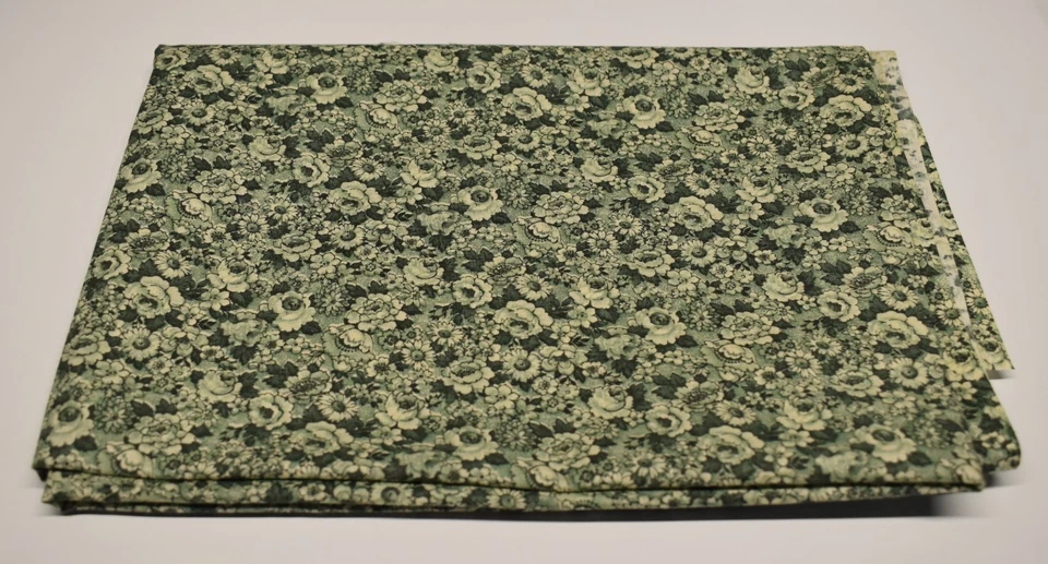 3/4 yard x 44" Vtg USA Concord Fabrics JOAN KESSLER green floral CABBAGE ROSES - Image 1 of 4